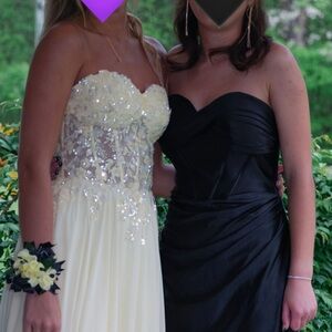 Elegant light yellow prom
Dress